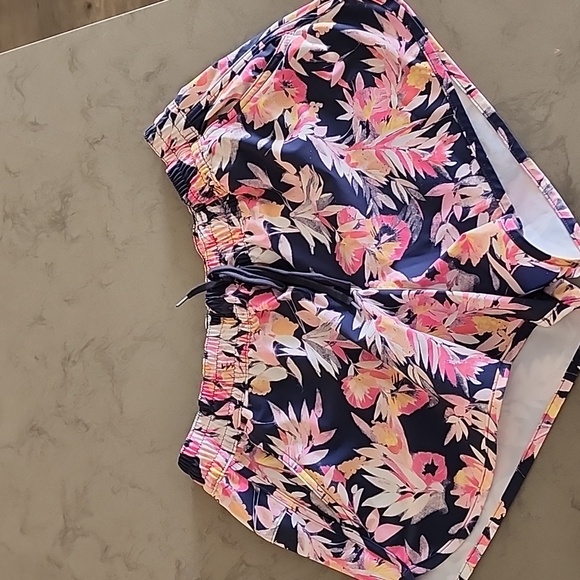 Columbia Floral Bogata Bay Shorts - Sz Large Performance Fit - Picture 1 of 4